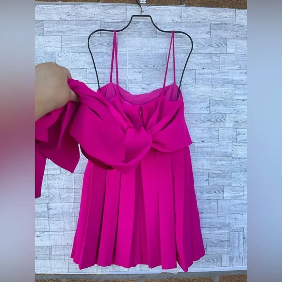 LBV Crepe Pleated Day Dress in fuschia size 6 - Picture 10 of 17